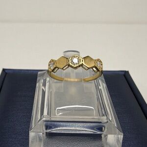 18K Genuine Gold Dainty Hexagon Ring (Preowned)